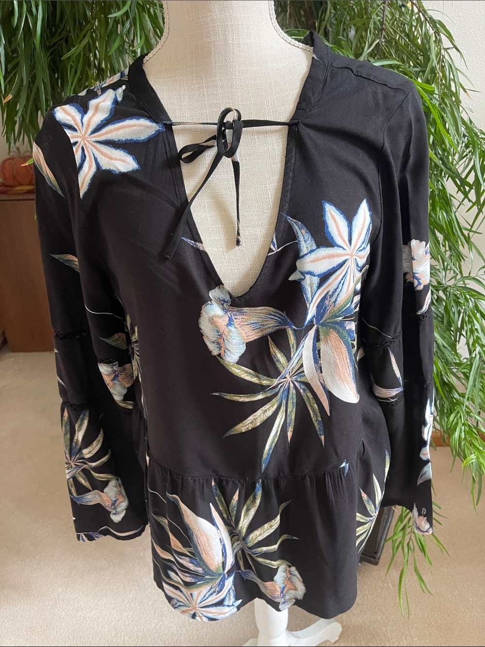 Roxy Black Floral Tie-Front V-Neck Tunic